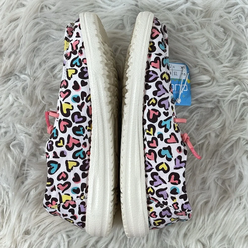 Hey Dude Colorful Hearts Girl’s Wendy Toddler Slip On – White Leopard Size 4 NEW - Picture 8 of 14